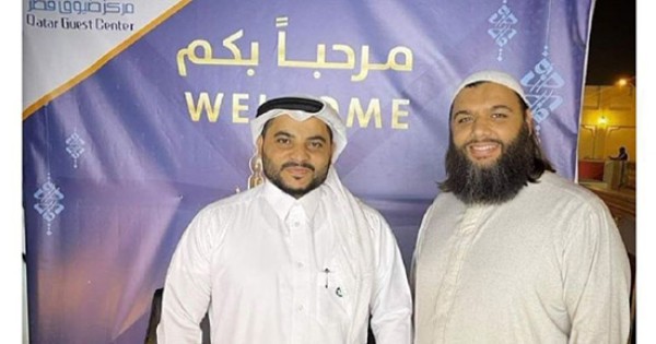 خالد منتصر ينتقد ادعاء حاتم الحويني اعتناق 3 اجانب للإسلام من المارة بقطر: بيغيرو دينهم اللي اتولدوا عليه في 10 دقايق !
