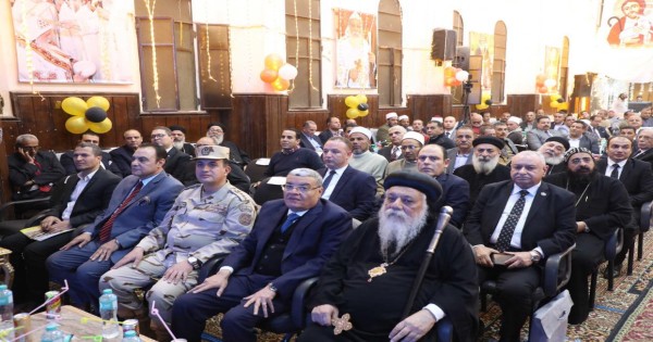 محافظ المنيا يشهد حفل ترقية نيافة الأنبا ديمتريوس مطرانًا لكرسي إيبارشية ملوي (صور)
