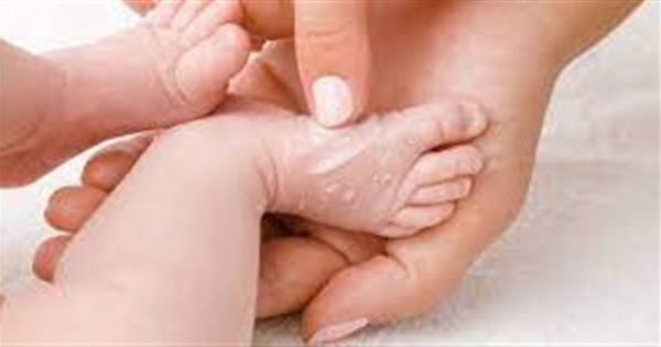لماذا يحدث تقشر جلد الأصابع عند الأطفال؟.. احذري الحمى القرمزية