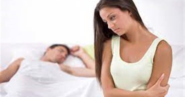 ما أسباب نقص وانعدام المتعة الجنسية عند المرأة؟