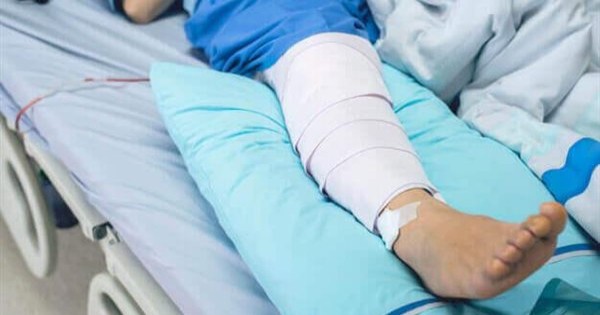 ما هي أعراض تمزق الرباط الصليبي الأمامي؟ والطرق العلاجية؟