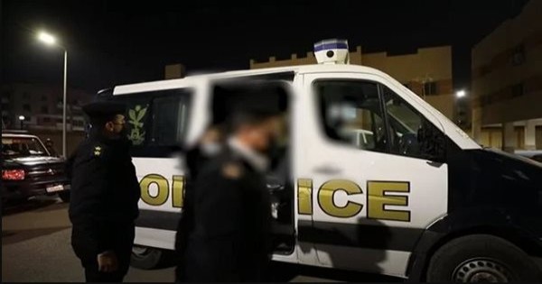 لشكه في سلوكهن.. شخص ينهي حياة شقيقته ويصيب اثنتين أخريين ببني سويف