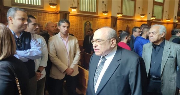 ميرفت أمين ومصطفى الفقى وكرم جبر يشاركون فى قداس جنازة مفيد فوزى