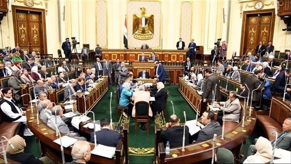تحرك برلماني بشأن قرار الكويت بوقف تصاريح العمل للمصريين