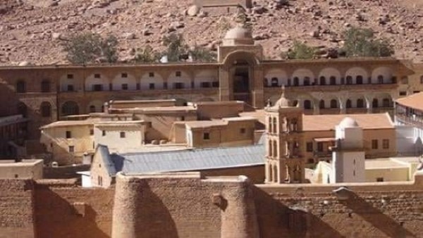 د.أمير زخاري يكشف اسباب بناء مسجد داخل دير سانت كاترين
