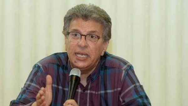 خالد منتصر عن الاعتداء على كنيسة العذراء بالبحيرة : استفزهم ترميم سقف كنيسة لكن مابيستفزهمش القمامة بشوارعهم وطفح المجاري و كراسي الفصول المكسرة