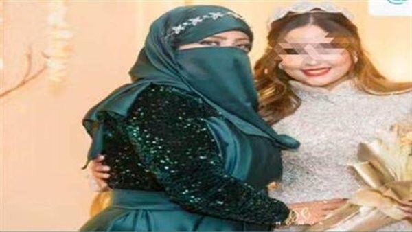 سيدة بورسعيد كانت تطلب الرحمة من إبنتها.. تفاصيل مقتل أم على يد ابنتها وصديقها