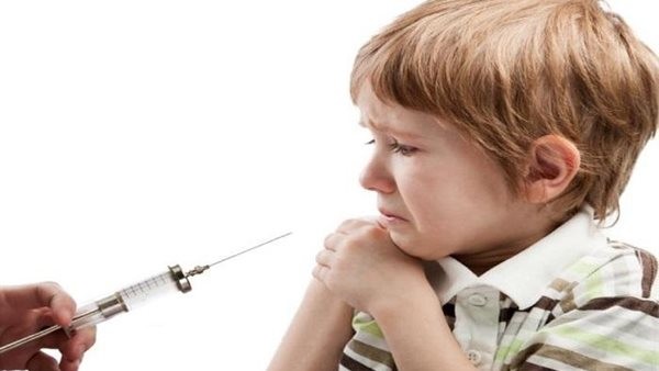 حساسية أم غش أدوية؟.. حقيقة تسبب حقن المضاد الحيوي في وفيات الأطفال