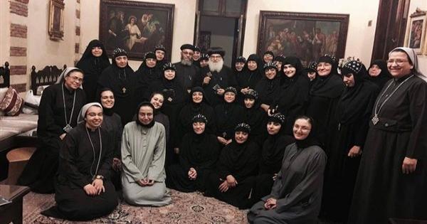 بعد إثارة الجدل بسبب ملابس راهبة في مسلسل "منورة بأهلها".. تعرف علي مراحل تطور الزي الرهباني للرجال والنساء عبر التاريخ
