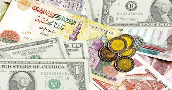 أبوبكر الديب: 5 أسباب وراء ارتفاع الدولار مقابل الجنيه.. والتراجع قريبا