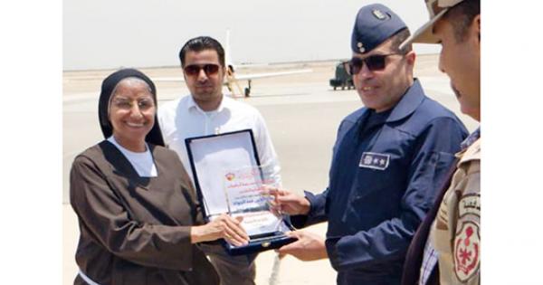 طلاب مدرسة الراهبات ببني سويف يزرون القاعدة الجوية