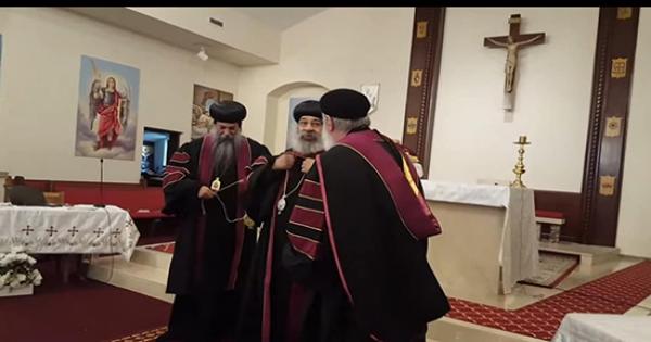 بالصور.. الأنبا رافائيل يحصل علي الماچيستير فى اللاهوت من جامعة هولى صوفيا بنيويورك