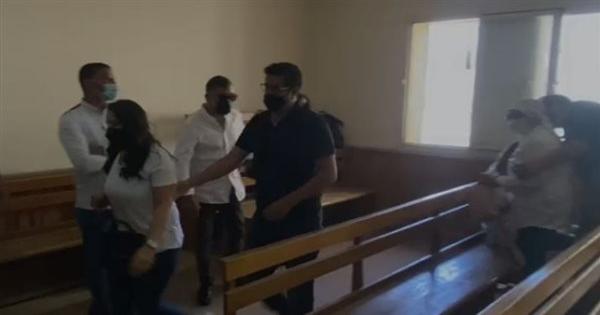 انهيار وبكاء أسرة محمد الأمين بعد معاقبته بالسجن المشدد 3 سنوات| صور