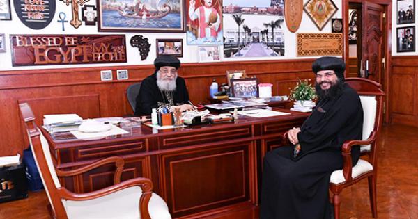 البابا تواضروس يستقبل الأنبا إيلاريون