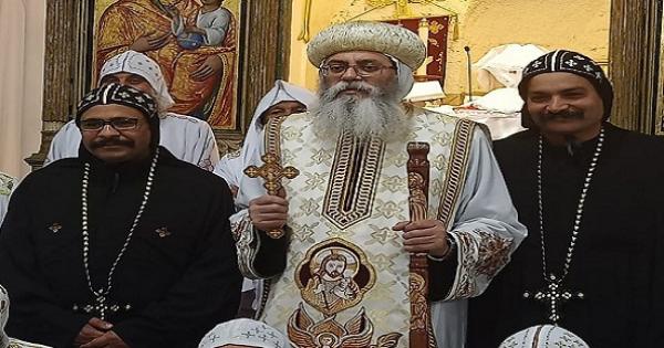 مطران القدس يقوم بسيامة رهبان جدد بدير الانبا انطونيوس