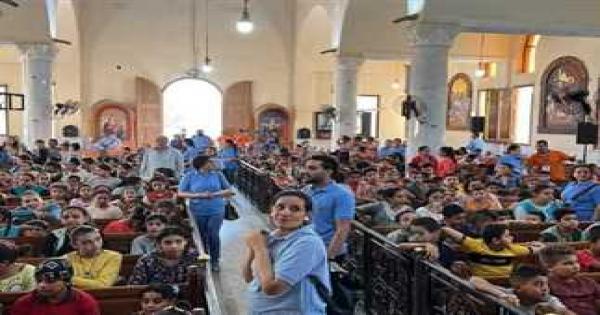 إقبال كبير علي إحتفالات السيدة العذراء بجبل الطير في المنيا.. والمحافظ يتابع توفيق أوضاع 307 كنيسة