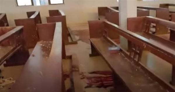 حاكم أوندو بنيجيريا : الإرهابيون فجروا ديناميت داخل الكنيسة ثم فتحوا وابل من الرصاص علي المصليين العزل - فيديو