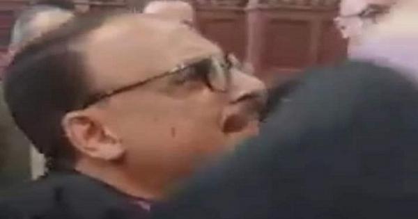 تعرف على المحامى صاحب مقولة "أنت علي حق يا نهرو".. مطالب بشطبه من نقابة المحامين.. ما يحدث من تحسينات لا يعالج جذور أزمة المواطنة.. رد فعل المتهم بعد الحكم يؤكد انه غير نادم