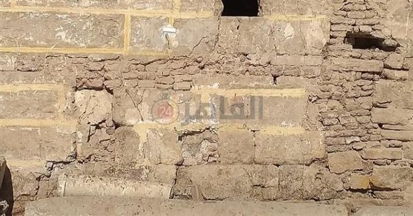 الصور الأولى لترميم سور الدير الأبيض بسوهاج بعد انهياره