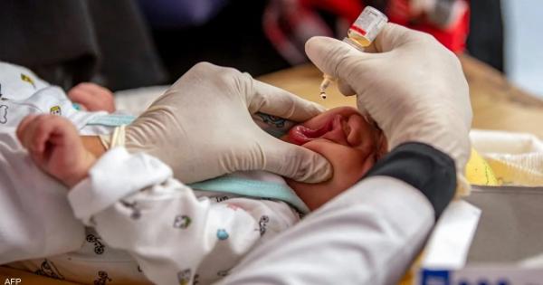 بعد ظهروه في بريطانيا.. ما أعراض الإصابة بفيروس شلل الأطفال؟