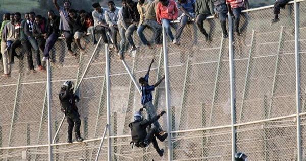 مصرع 18 مهاجرا في محاولة للعبور لجيب مليلية بالمغرب