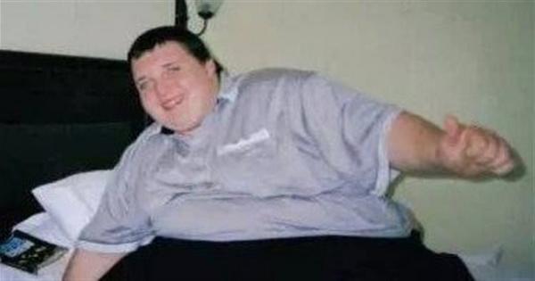 بعد فشل الأعضاء.. وفاة أسمن رجل في بريطانيا يزن 55 حجرًا بعمر 37 عامًا