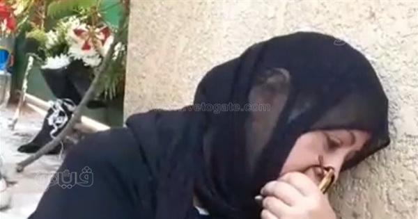 "سيبوني أقعد معاها شوية".. والدة نيرة تنهار أمام قبرها وترفض المغادرة - فيديو