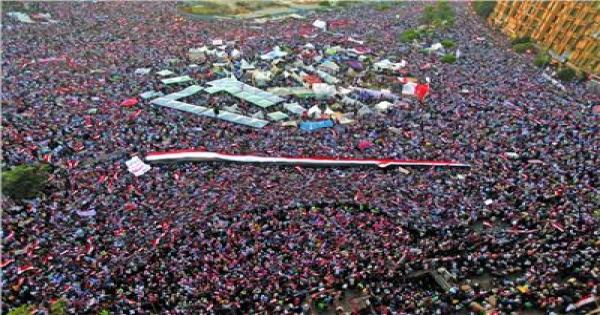 في ذكرى ثورة 30 يونيو : الشعب ينتصر على إرهاب الإخوان .. رفعوا السلاح فتمرد الملايين ضد المرشد .. نائب خاص بدلًا من النائب العام.. واستبدال أبطال الوطن بالإرهابيين .. وأزمات في القطاعات كافة
