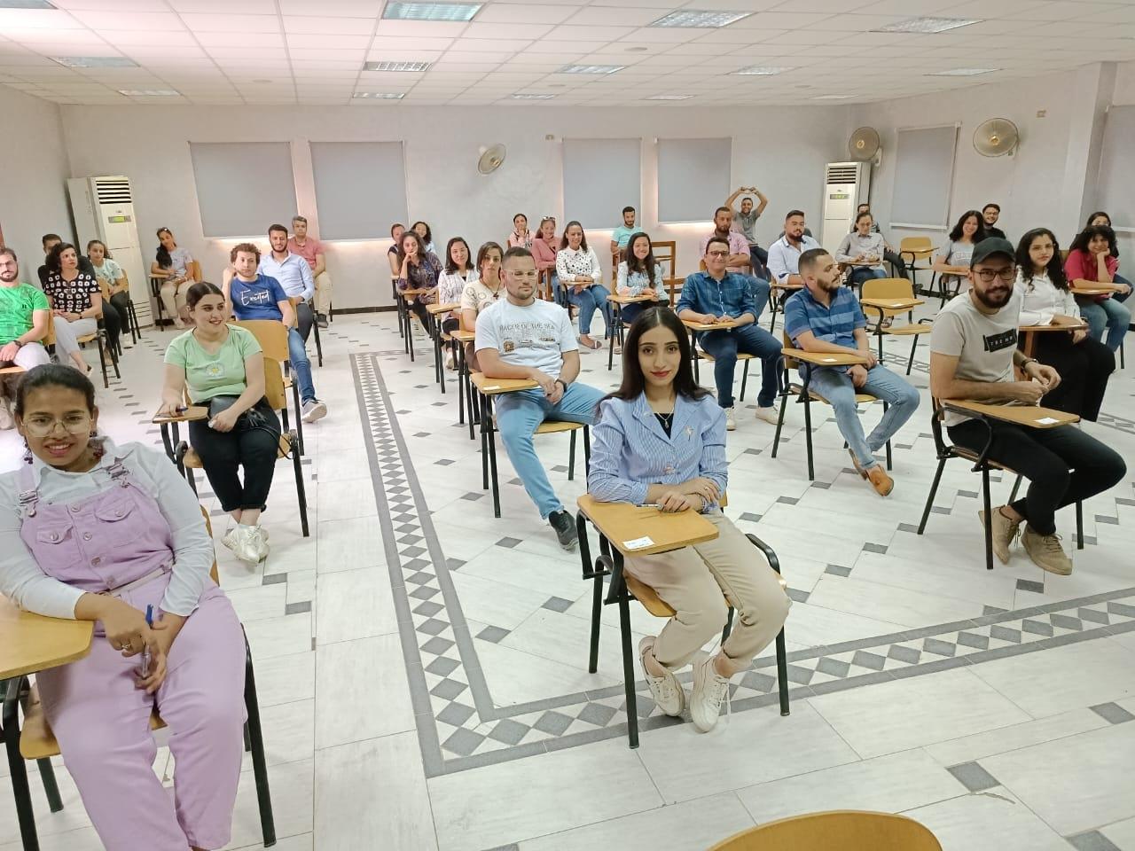 ايبارشية بني سويف تختبر الشباب المتقدمين لرحلة ألمانيا المجانية - صور