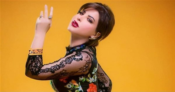 أعلنت مقاضاة والدتها ودفنت نفسها حية.. أكثر العجائب والغرائب في حياة شمس الكويتية