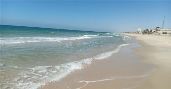 شاهد.. شواطئ العريش.. جمال وروعة وبالمجان