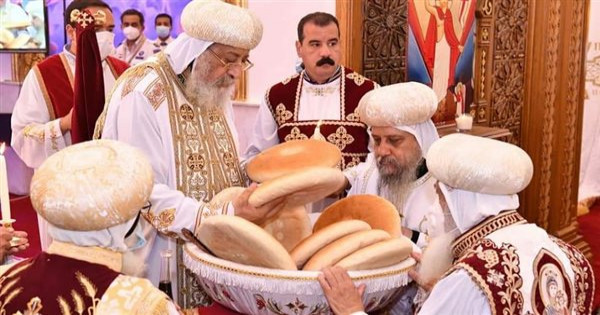 القداس الإلهي.. ما هو ومن كتبه ولما سُمي بذلك الاسم؟.. باحث كنسي يجيب