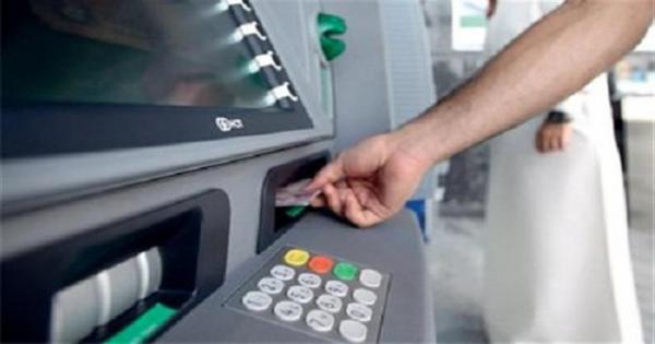 حجز النقود وسحب الكارت.. كيف تتعامل مع مشكلات ماكينة الصراف الآلي ATM؟
