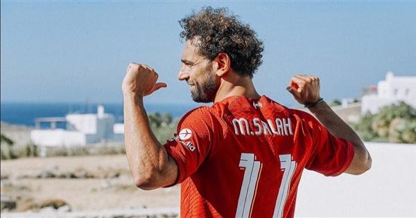 بعد تجديد عقد محمد صلاح.. تعرف على رواتب لاعبي ليفربول.. "صلاح الأعلي في تاريخ النادى"