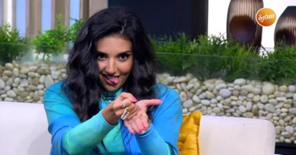 بعد أسعار الـ" بوركيني" المثيرة للجدل.. هادية غالب تخرج لسانها على الهواء لكل منتقديها | فيديو