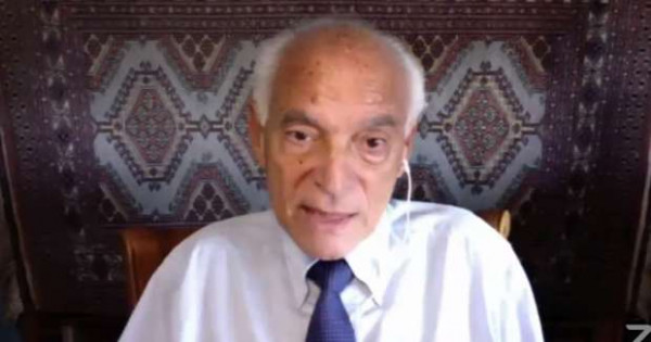 «إخفاق الثانوية» ليس نهاية الطريق.. حكاية فاروق الباز من الطب للعلوم
