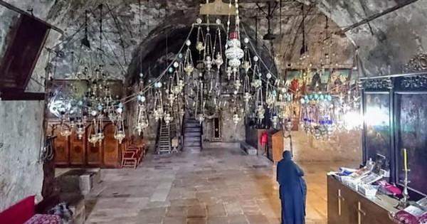 الأنبا نقولا يروى قصة قبر السيدة العذراء