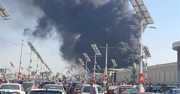 حي الإسكندرية يكشف تفاصيل حريق كارفور.. ويؤكد: لا نعلم أسبابه حتى الآن