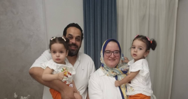 والد علياء وفريدة بعد جمع ثمن الحقنة الأغلى في العالم: زمايلي وقفوا وقفة رجالة