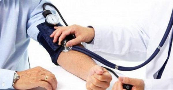 لماذا يجب أن يأخذ فحص ضغط الدم من الذراعين؟.. دراسة تكشف الأسباب