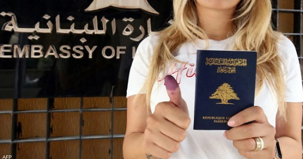 لبنان.. ما حقيقة قانون التجنيس وعرض جوازات سفر للبيع؟