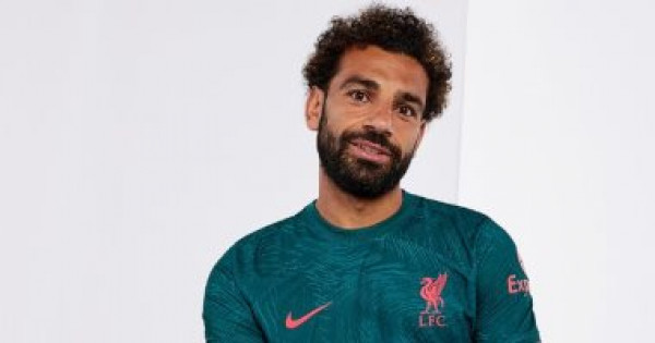 كم يتقاضى ميسي وصلاح ومبابي ورونالدو من الإعلانات سنويا؟