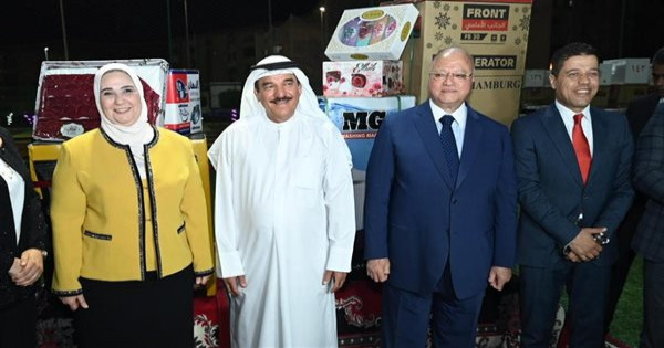 رجل أعمال كويتي يتكفل بتجهيز 400 عروسة من بنات مصر - صور