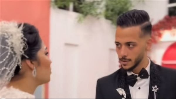 العريس روح مع اخواته.. تفاصيل خناقة بلوجر مع زوجها بسبب ارتداء شقيقاته فساتين زفاف