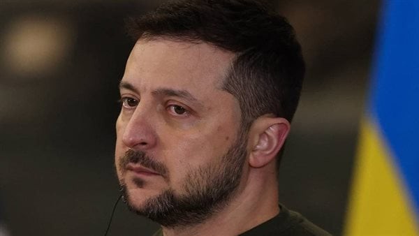 انتهى كل شيء.. ضابط مخابرات أمريكي يكشف مفاجأة بشأن موت زيلينسكي