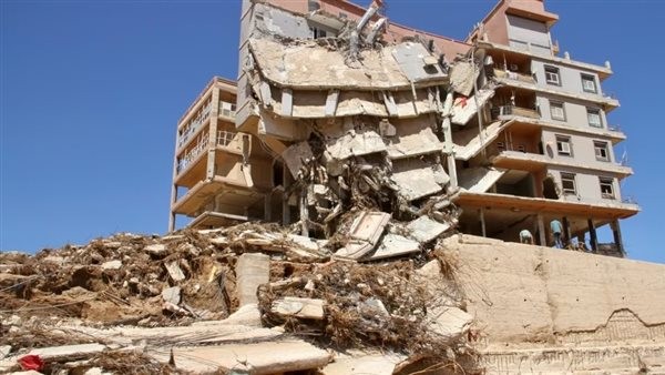 المعدات المصرية لإعمار درنة تصل إلى ليبيا.. فيديو