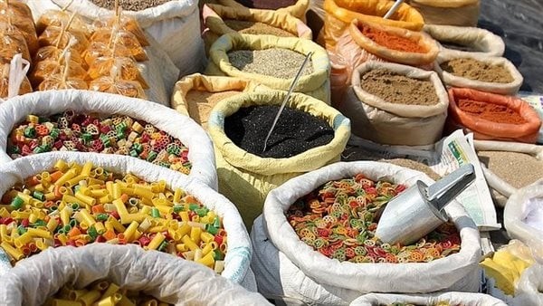 أسعار السلع الأساسية.. ماذا يحدث في الأسواق الأحد المقبل؟