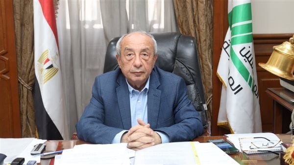 كسور بالقدم والوجه.. تفاصيل الحالة الصحية لنقيب المهندسين بعد تعرضه لحادث سير