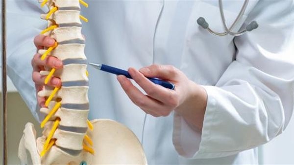 ما هو علاج التهاب الفقار اللاصق؟.. من أنواعه العلاج البيولوجي والفيزيائي