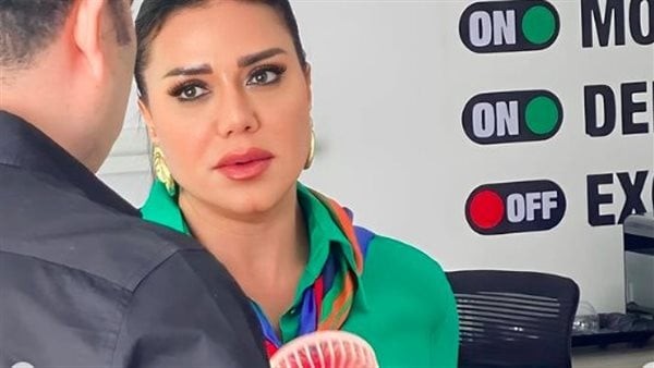في الطيارة.. رانيا يوسف تكشف تفاصيل تعرضها للتحرش